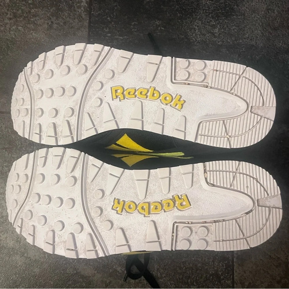 Cass* Reebok Riptide Black and Yellow Running Shoes - Picture 8 of 10